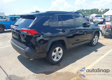 2020 Toyota Rav4 Xle z USA, uszkodzony, nr VIN 2T3W1RFV2LC057946